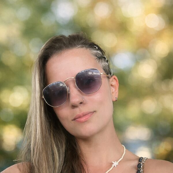 Bianca Gouvea @bifomfom